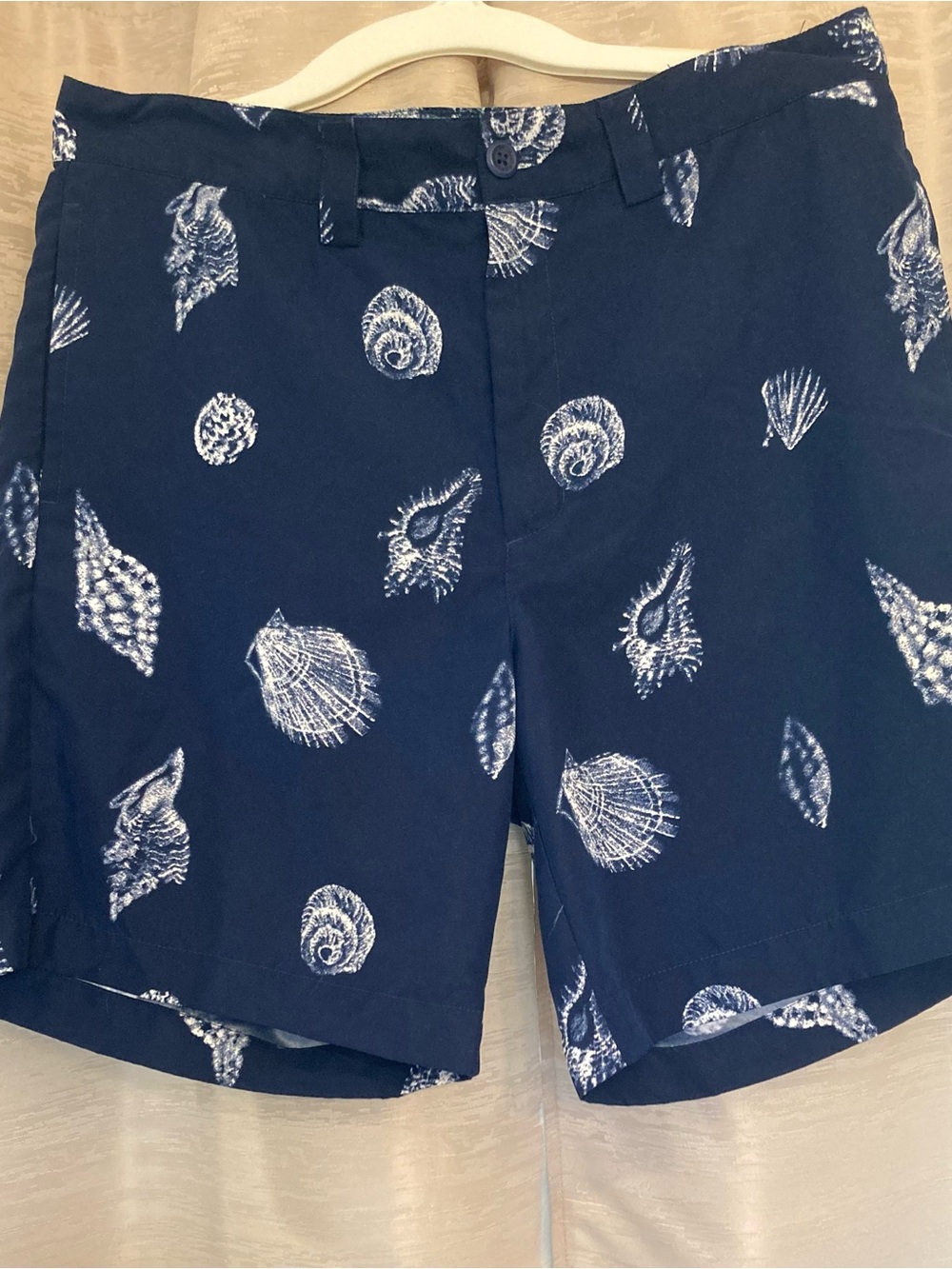 Liquid Flow Men's Navy and White Shell-Print Shorts 34